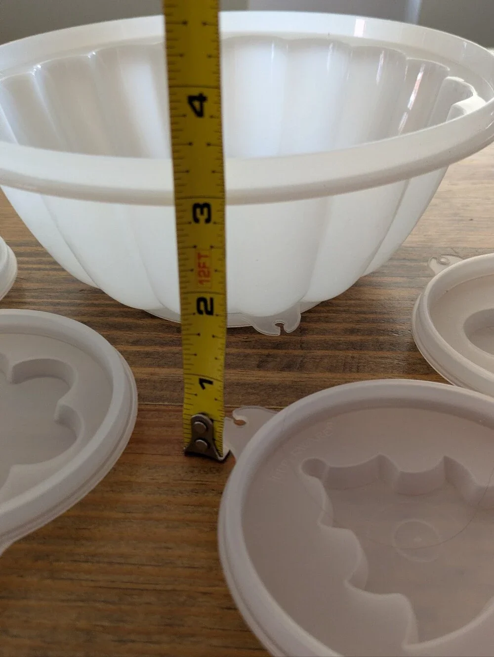 Tupperware Jello Mold with 5 Interchangeable Inserts
